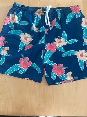 chubbies Navy Floral Hybrid Shorts with Coral & Teal Hibiscus